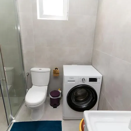 Saranda Apartment *